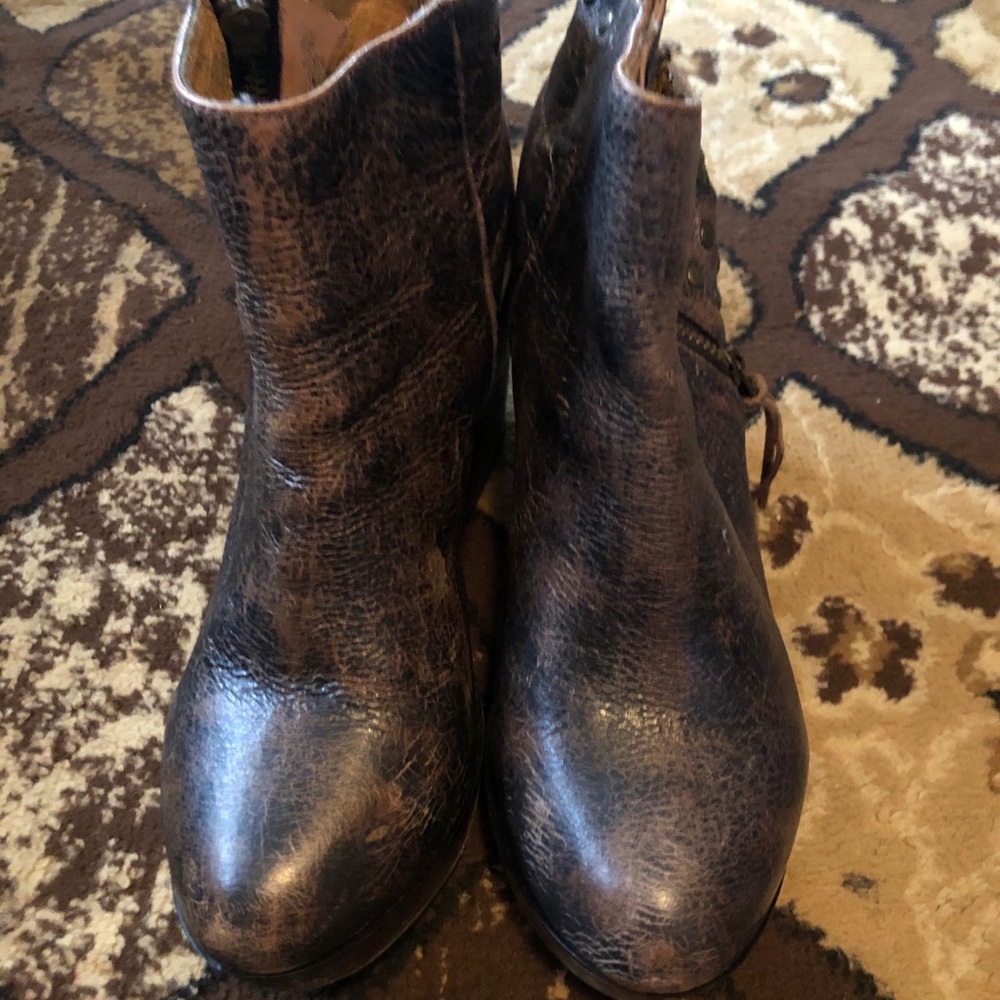 BED/STU  Bootie size 9.5 women